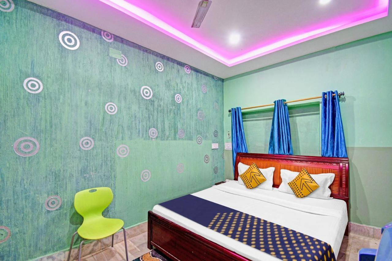 Spot On 81220 New Asha Hotel Puri Eksteriør billede