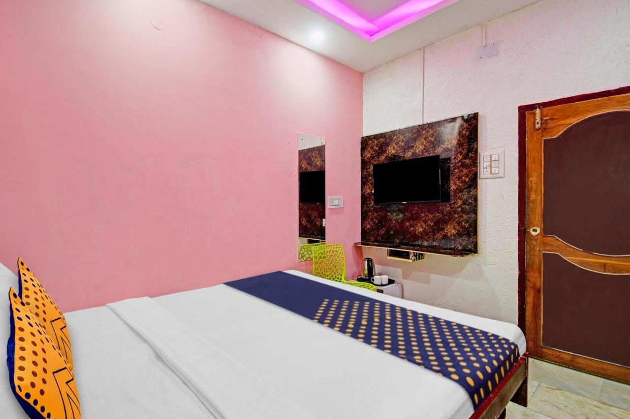 Spot On 81220 New Asha Hotel Puri Eksteriør billede